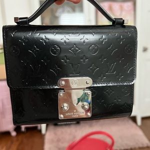 Louis Vuitton wallet, 100 percent auntentic, good condition